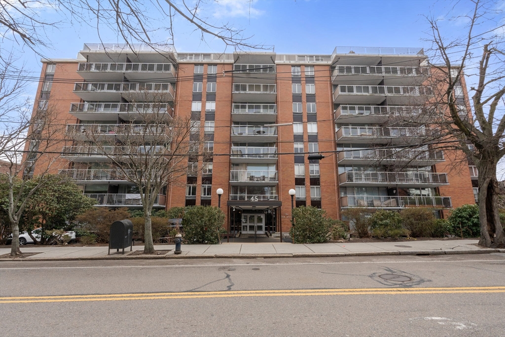 45 Longwood Ave # 406