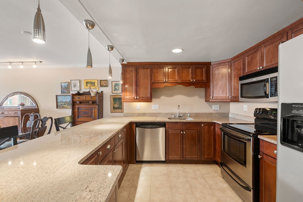 45 Longwood Ave # 406