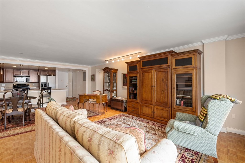 45 Longwood Ave # 406