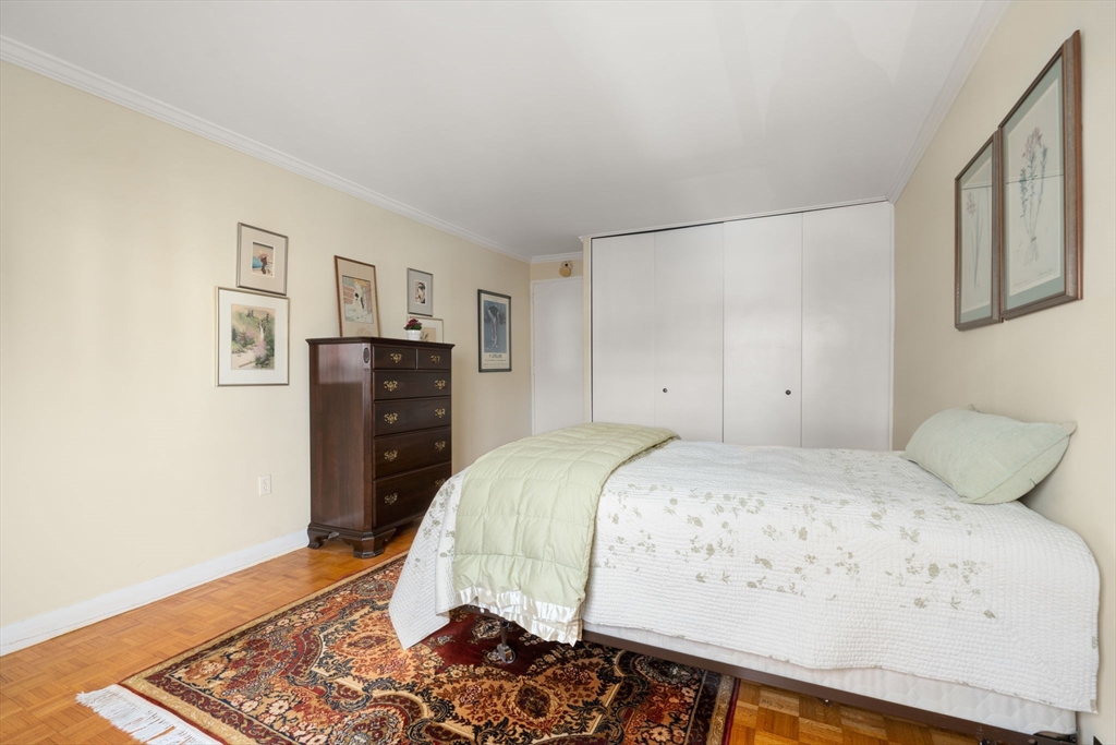 45 Longwood Ave # 406
