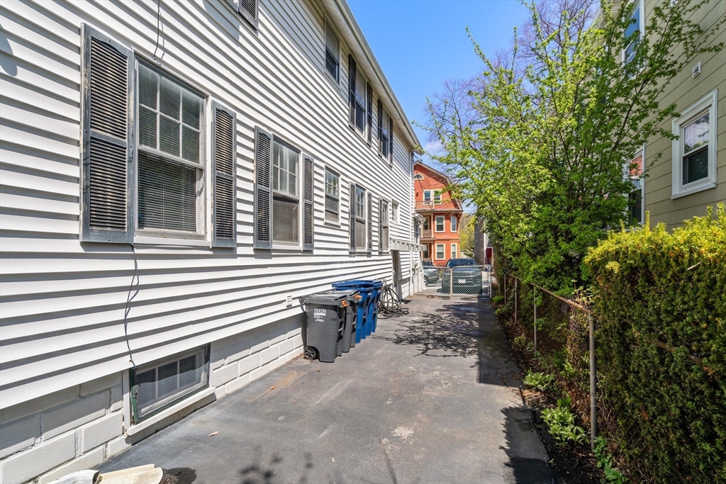14-16 Field St