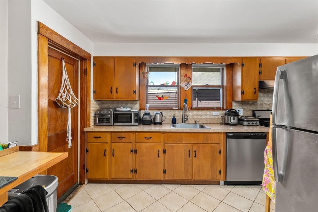 14-16 Field St