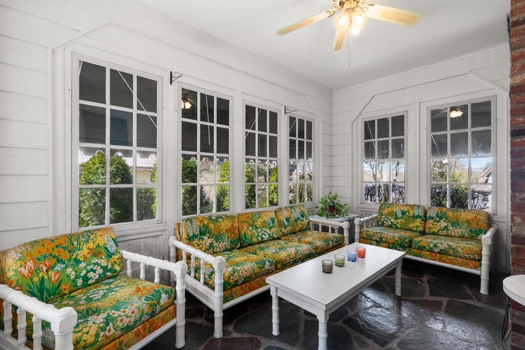 218 Reservoir Rd