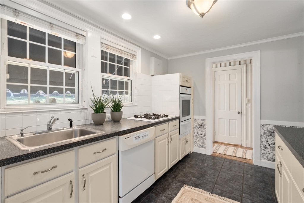 218 Reservoir Rd