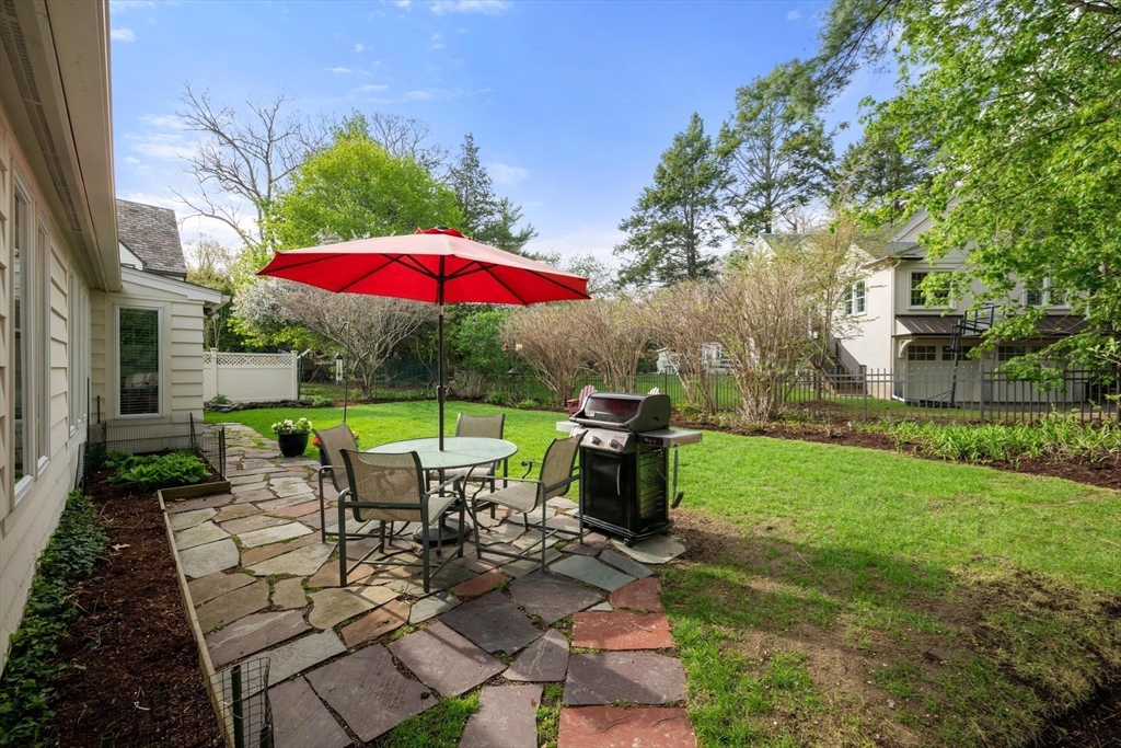 286 Quinobequin Rd