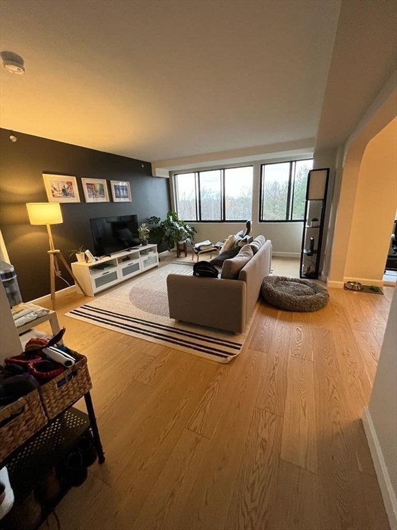 250 Hammond Pond Parkway # 612N