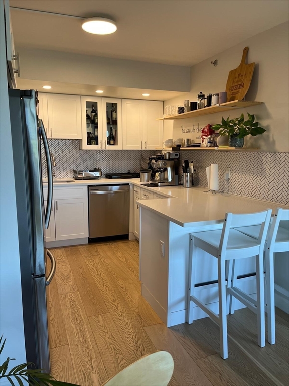 250 Hammond Pond Parkway # 612N