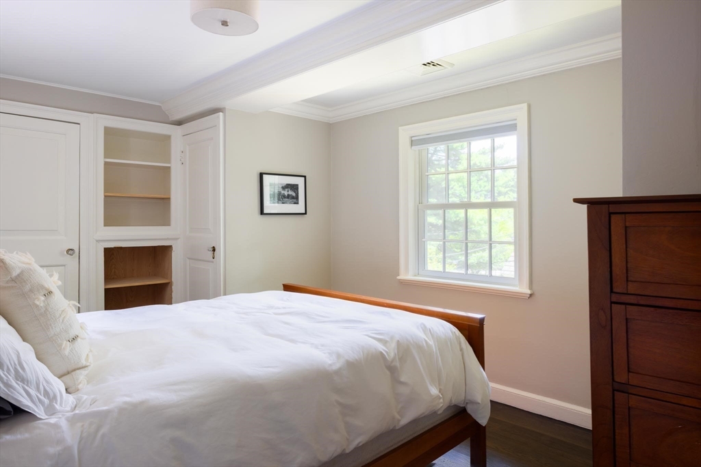 86 Waban Ave