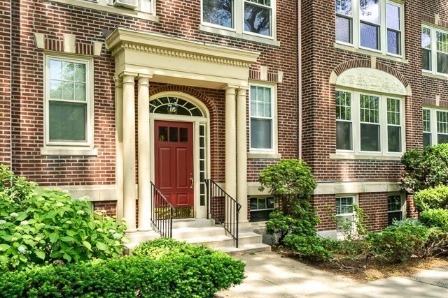 15 Thatcher St # 2 Unit: F2-2