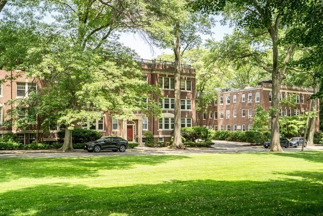 15 Thatcher St # 2 Unit: F2-2