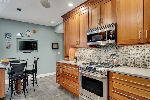 15 Thatcher St # 2 Unit: F2-2