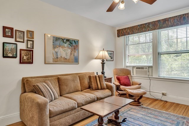 15 Thatcher St # 2 Unit: F2-2