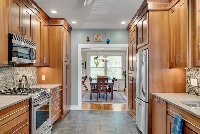 15 Thatcher St # 2 Unit: F2-2
