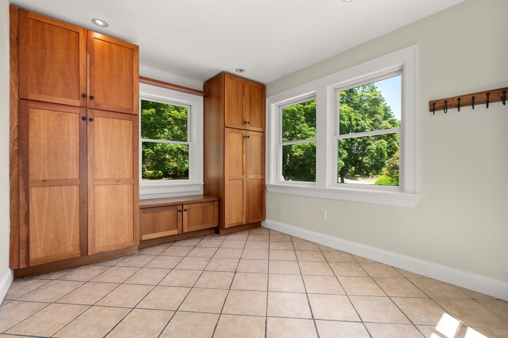30 Edge Hill Rd