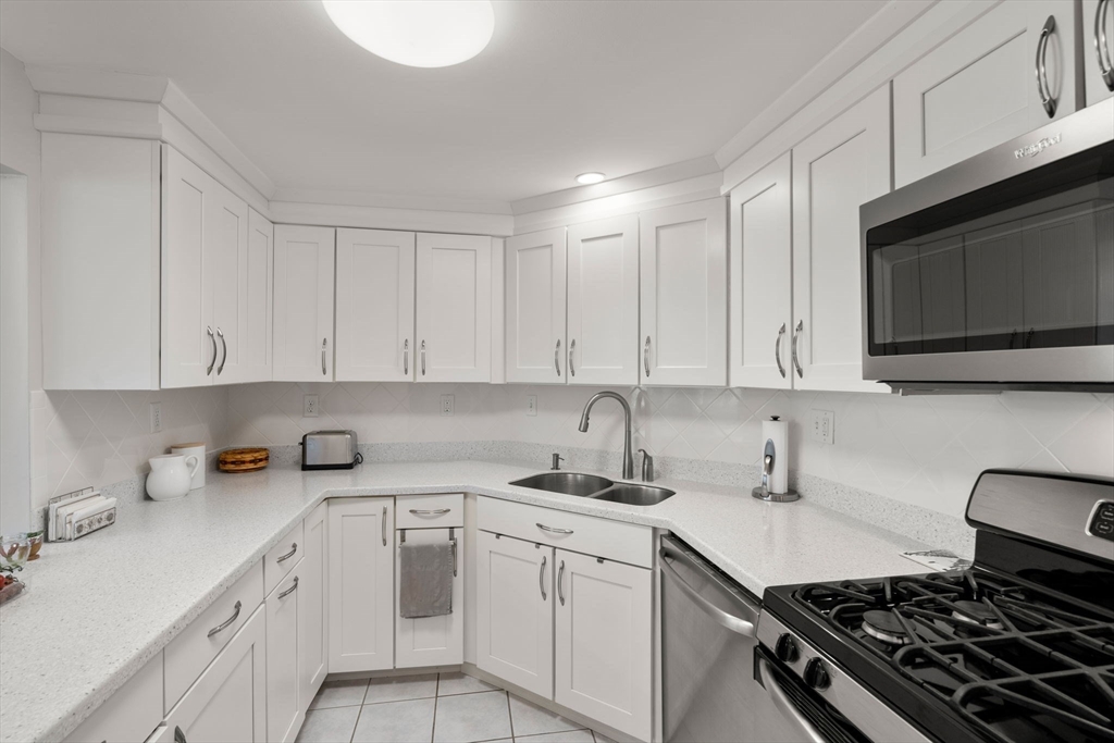 22 Chestnut Pl # 111
