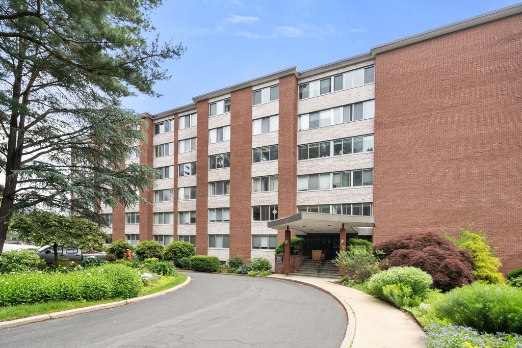 22 Chestnut Pl # 111