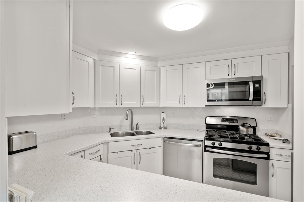 22 Chestnut Pl # 111