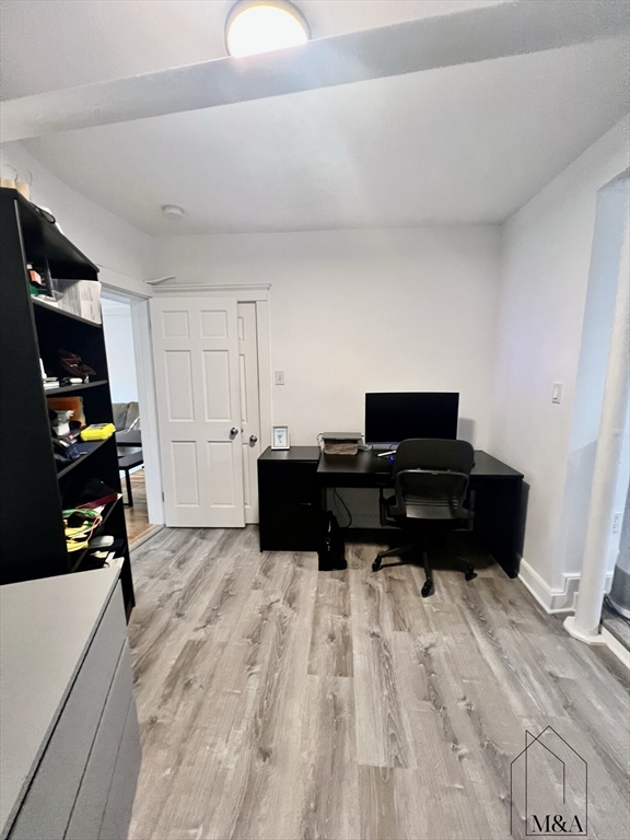 576 Washington St # 7