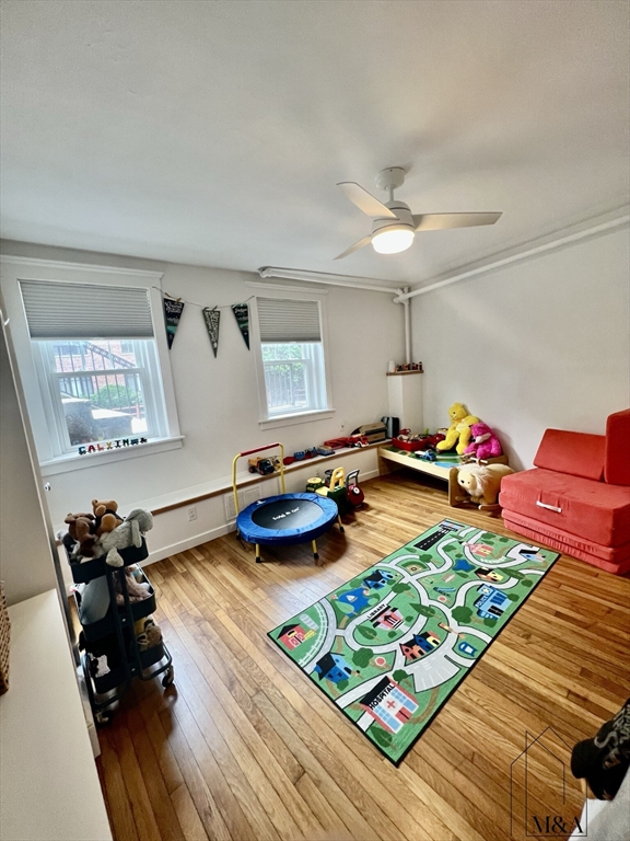 576 Washington St # 7