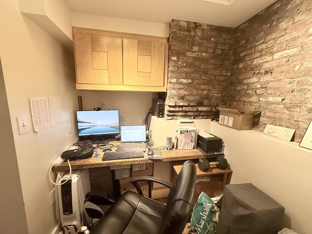 12 Ware Street # B