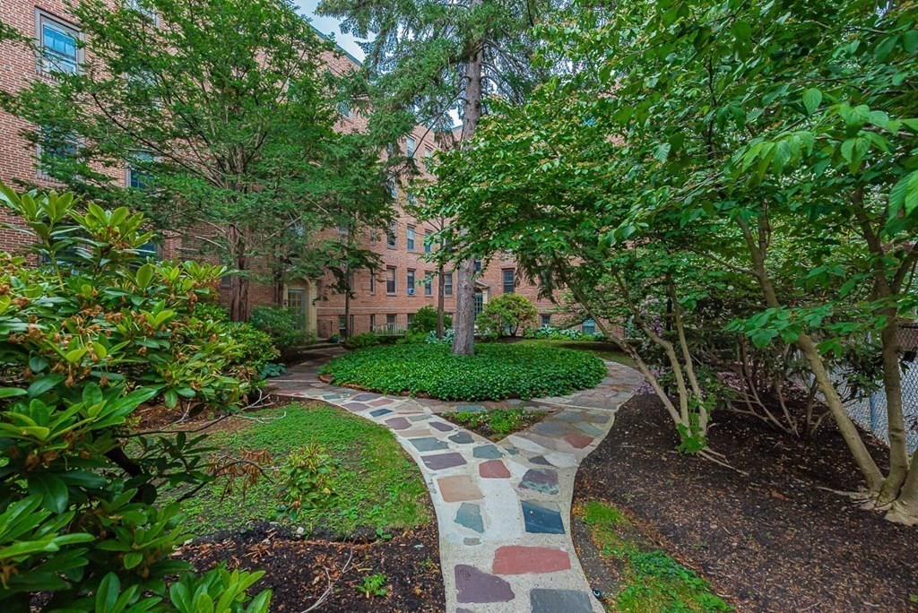 12 Ware Street # B