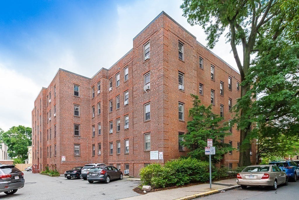 12 Ware Street # B