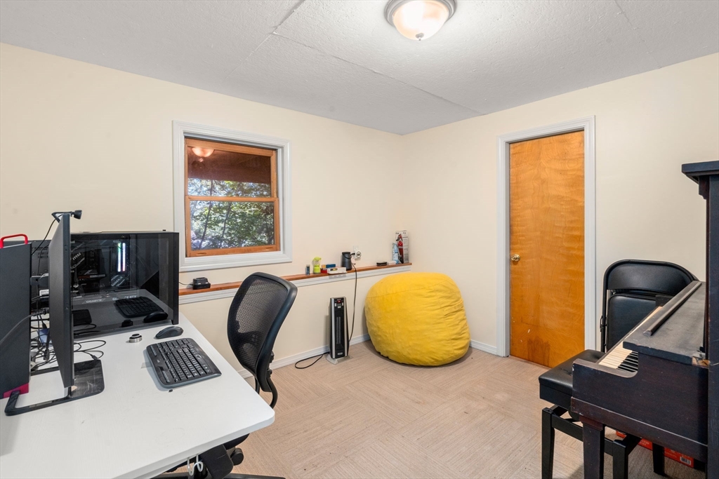 33 Furbush Rd