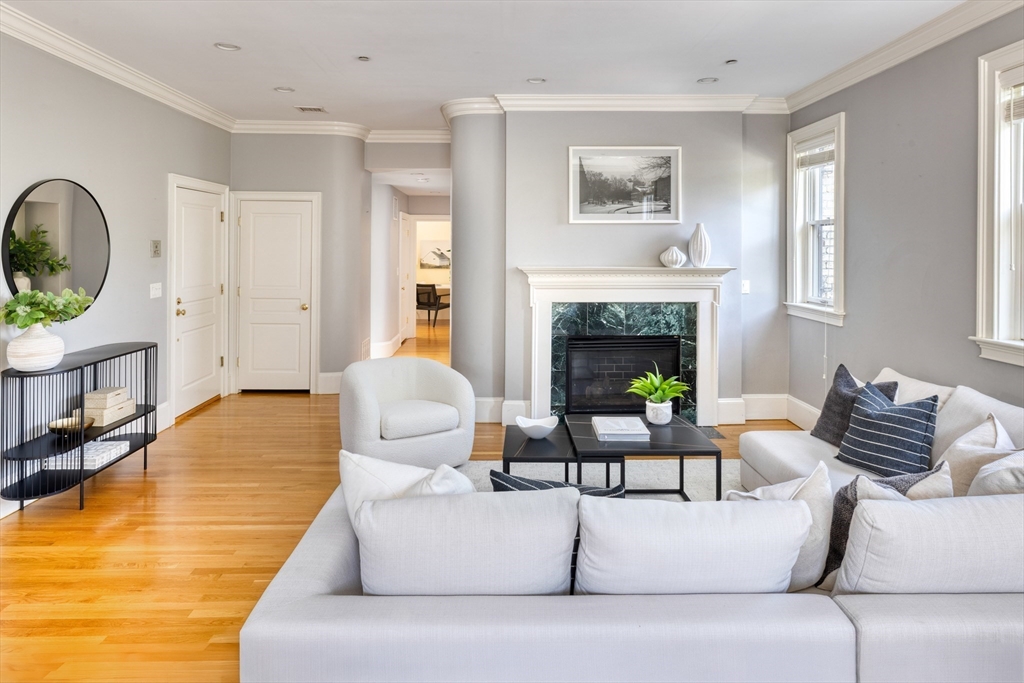 364-366 Tappan Street # 3