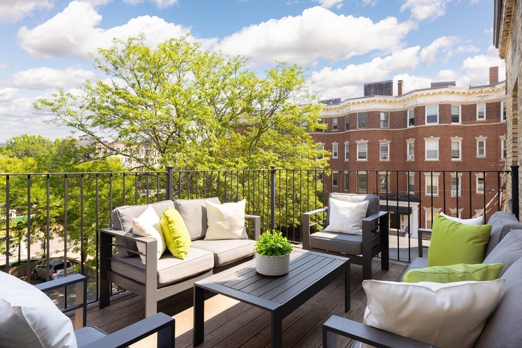 364-366 Tappan Street # 3