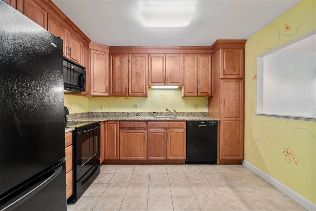 210 Nahanton Street # 404