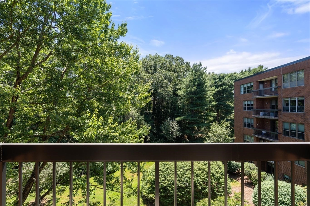 210 Nahanton Street # 404
