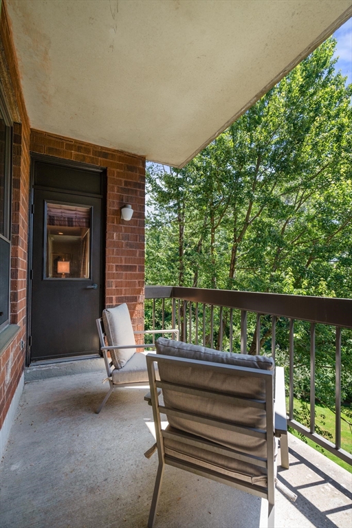 210 Nahanton Street # 404