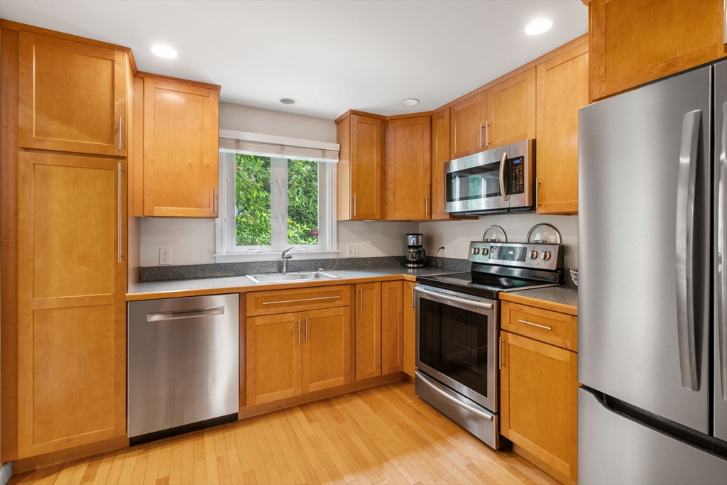 2 Town House Dr # 2