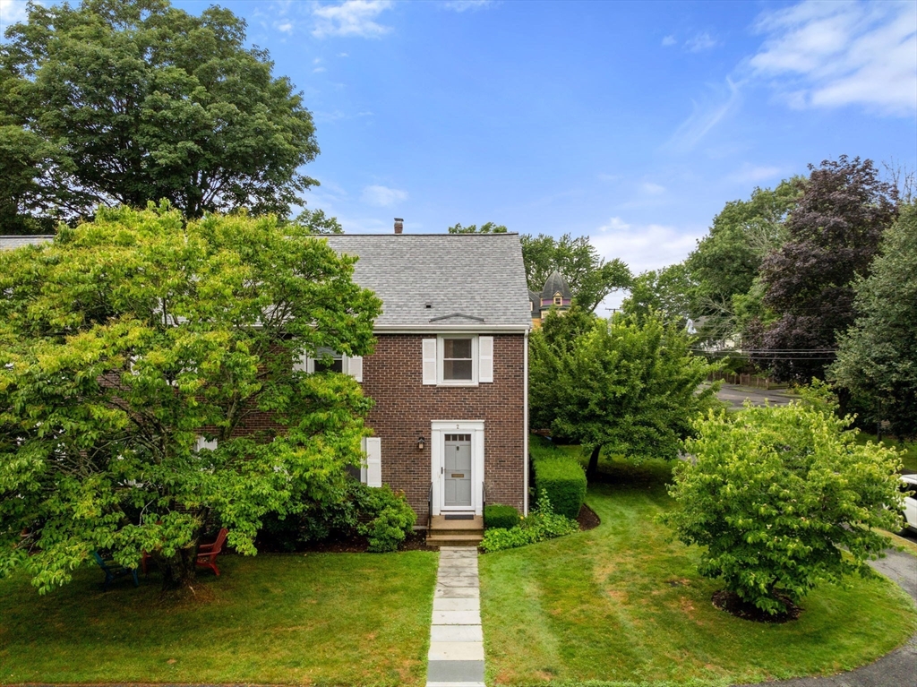2 Town House Dr # 2