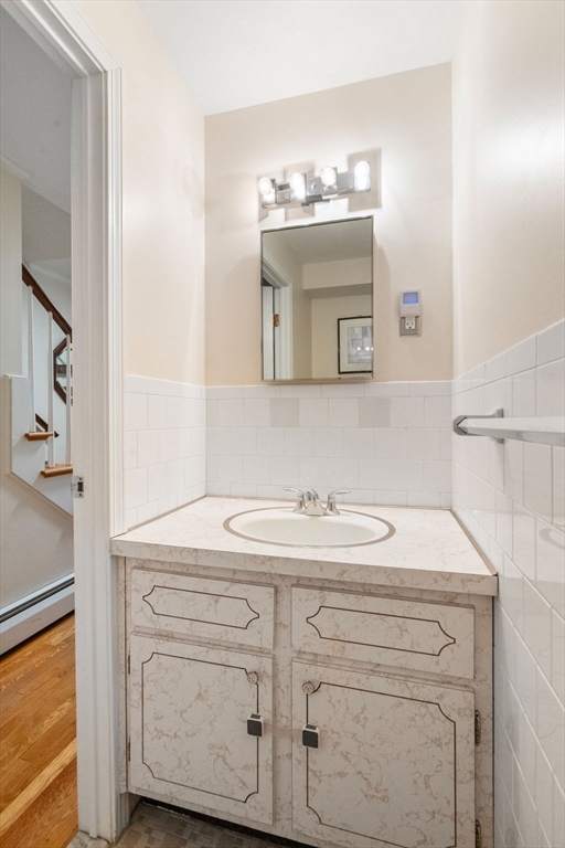 2 Town House Dr # 2