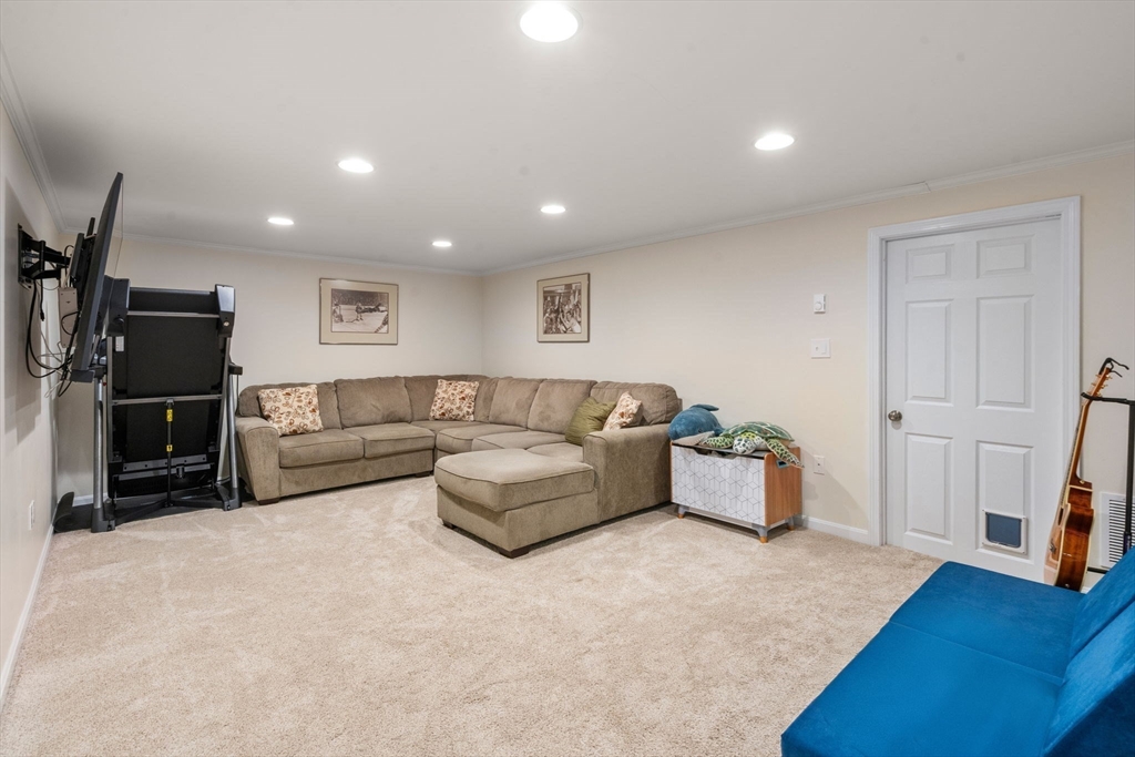 2 Town House Dr # 2