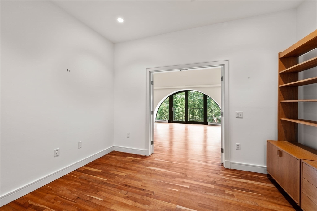 2420 Beacon # 402