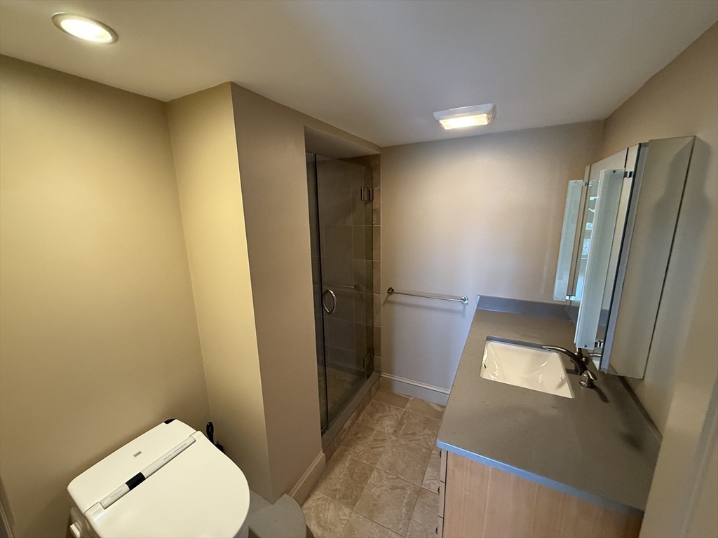 66 Winchester St # 401