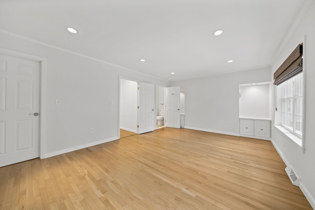 160 Pine St # 10