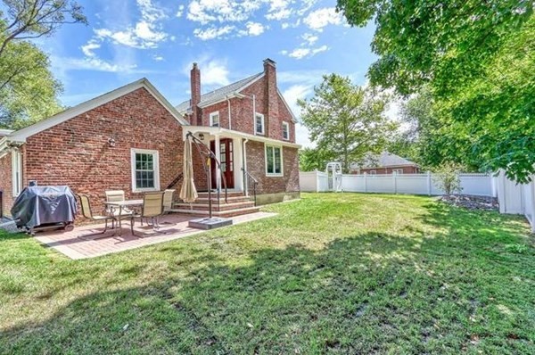 5 Grassmere Rd