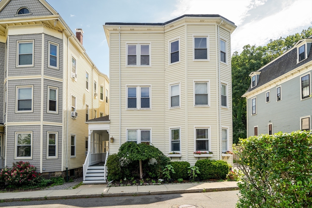 23 Hurd Rd # 3