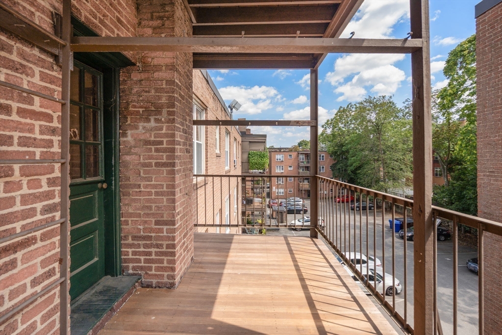 88 Strathmore # 7