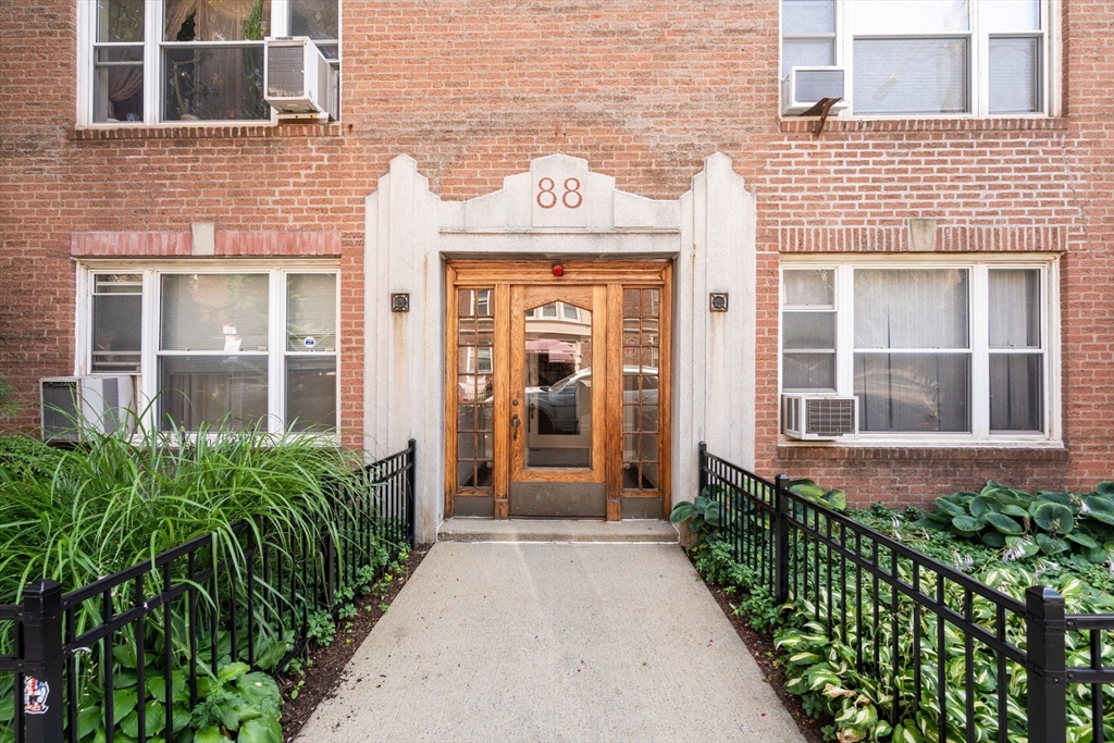 88 Strathmore # 7