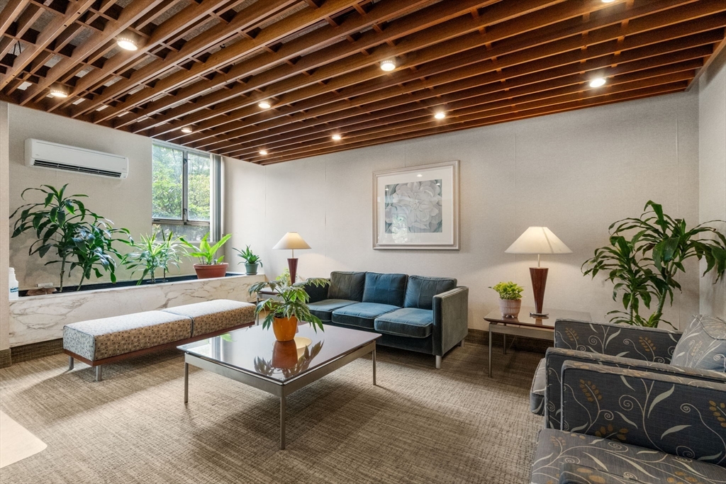 45 Longwood Ave Unit: PHA