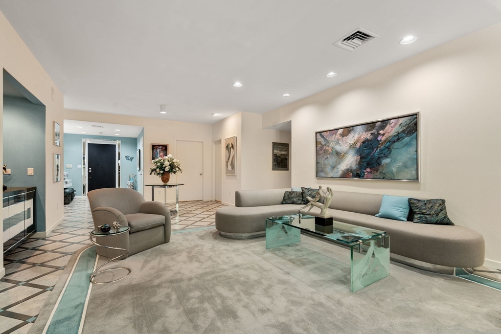 228 Allandale Rd # 1B