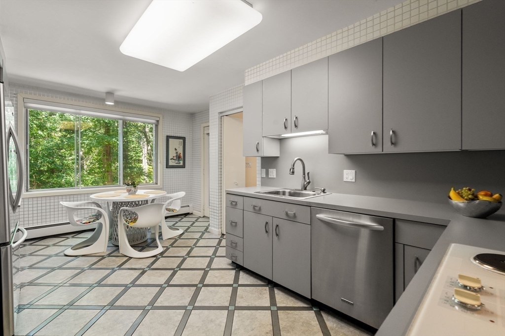 228 Allandale Rd # 1B