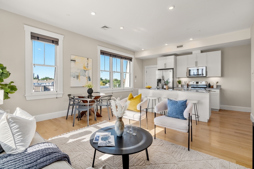 593 Somerville Ave Unit: 6