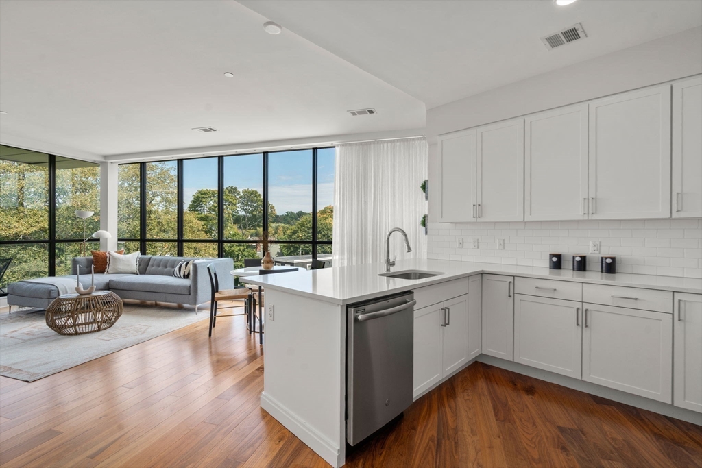 3531 Washington Street # 411