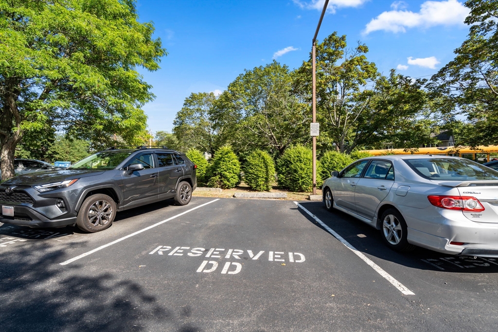 655 Saw Mill Brook Pkwy # 11