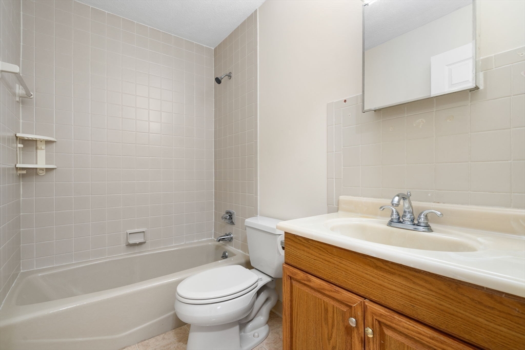 655 Saw Mill Brook Pkwy # 11